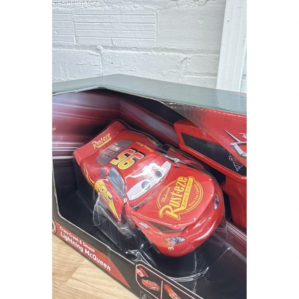 Disney Pixar Cars 3 Crazy Crash & Smash Lightning McQueen R/C Car 2.4GHz New